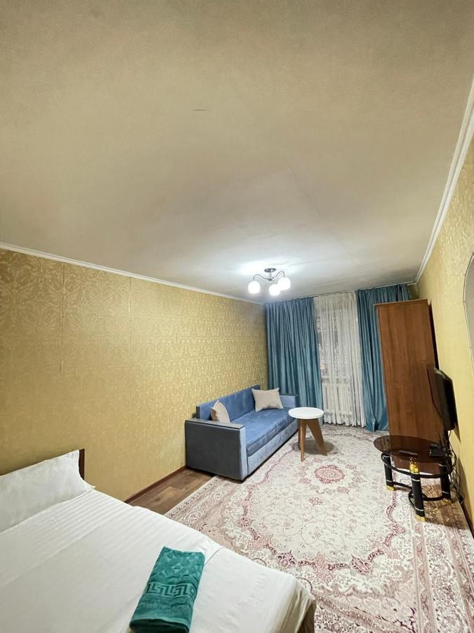 Квартира Рядом Арбата, Гоголя 92 Almati Kültér fotó