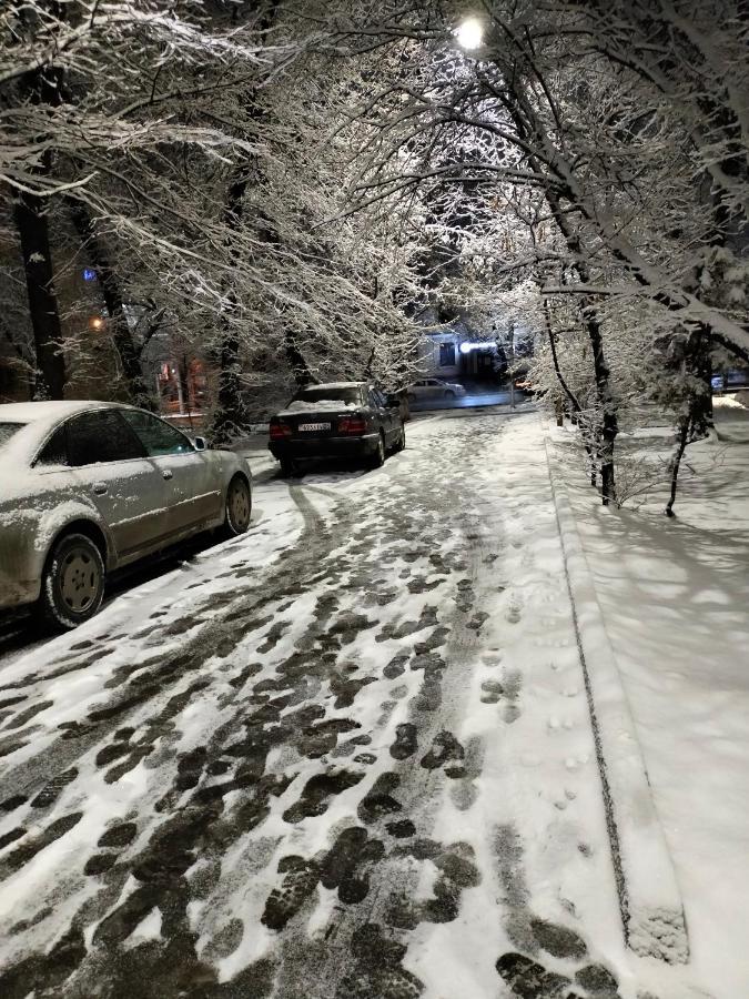 Квартира Рядом Арбата, Гоголя 92 Almati Kültér fotó