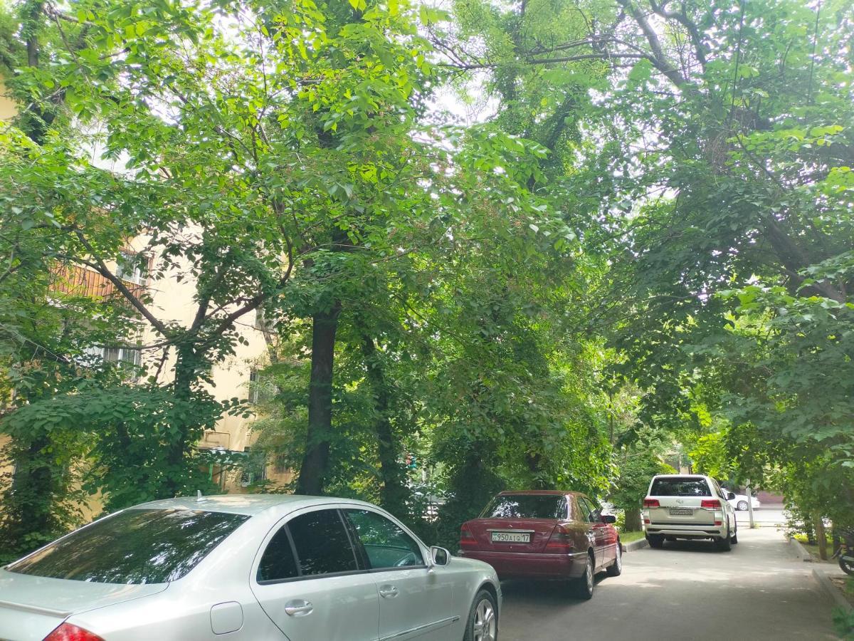 Квартира Рядом Арбата, Гоголя 92 Almati Kültér fotó