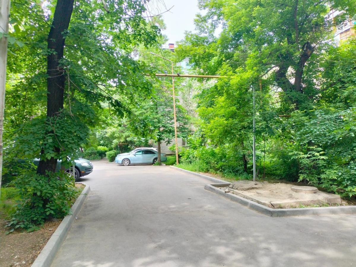 Квартира Рядом Арбата, Гоголя 92 Almati Kültér fotó